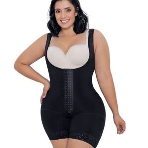 Women's Black Shapewear Bodysuit
4XL